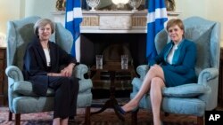 Theresa May, Premier ministre britannique et Nicola Sturgeon, Premier ministre écossaise, Édimbourg, le 15 juillet 2016.