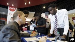 Suasana pameran untuk para pencari kerja (job fair) di Sunrise, Florida (Foto: dok).