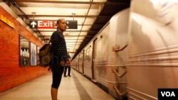 Cella Syuting di Subway New York (VOA/Christian Arya Winata)