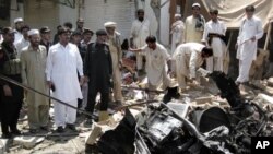 지난달 26일 파키스탄 북서부 아프간 접경 지역에서 발생한 폭탄 테러 현장.
