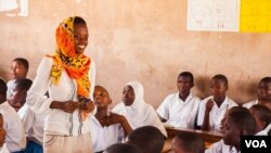 Bi Maimuna Siraj akitoa ushauri kwa vijana