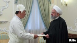 အီရန်နိုင်ငံဆိုင်ရာ မြန်မာ သံအမတ်ကြီး ဦးမိုးကျော်အောင်ရဲ့ သံအမတ် ခန့်အပ်လွှာကို လက်ခံရယူစဉ် (March, 09, 2019) 