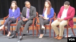 De izquierda a derecha: Oya Rose Aktas, Mohamed Hussein, Morsal Mohomad and Othman Altalib, los jóvenes musulmanes estadounidenses que participaron en el panel de la VOA. 