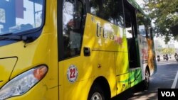 Bus Trans Jogja, bagian dari sistem BRT untuk memperbaiki layanan angkutan publik. (foto Nurhadi)