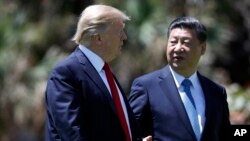Presiden AS Donald Trump bertemu Presiden China Xi Jinping di Mar-a-Lago, Palm Beach, Florida (7/4).