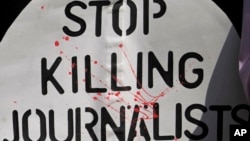 En América Latina, el informe 2015 de RSF dice que la violencia, la impunidad y las agresiones contra los periodistas, “siguen siendo los principales enemigos de la libertad de información”.