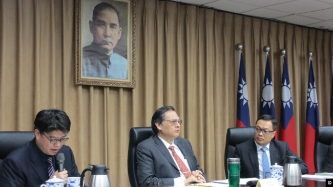 台湾陆委会举行新春记者会并回答媒体提问(美国之音张永泰拍摄)