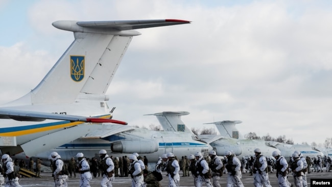Ukrayna desant qüvvələri Jitomirdə hərbi hava qüvvələrinin bazasında, 6 dekabr, 2018.
