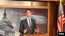 تام کاتن، سناتور جمهوری‌خواه کنگره آمریکا - آرشیو