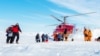 Trực thăng TQ bắt đầu cứu hành khách trên tàu bị kẹt ở Nam Cực