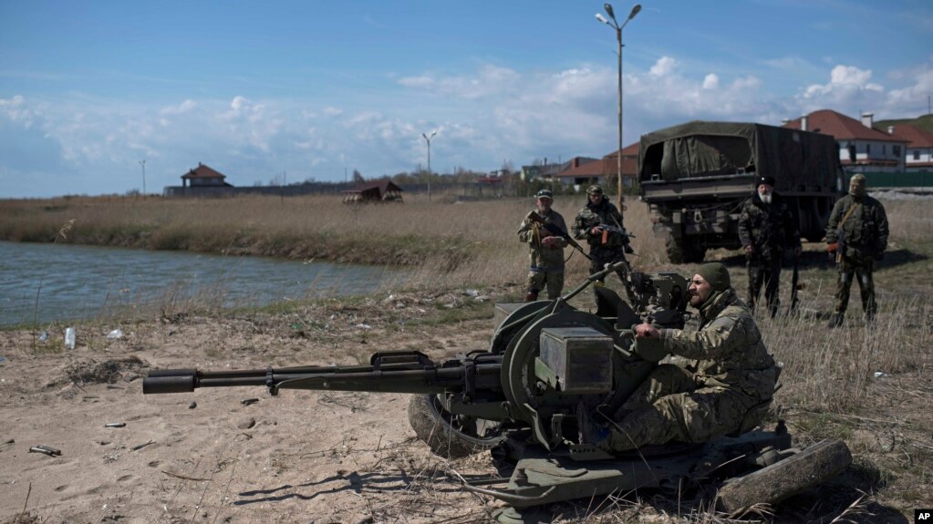 Ð¤Ð¾ÑÐ¾: 2015-Ð¹ ÑÑÐº. Ð£ÐºÑÐ°ÑÐ½ÑÑÐºÑ Ð²ÑÐ¹ÑÑÐºÐ¾Ð²Ñ ÑÐ¾Ð·Ð¼ÑÑÑÑÑÑ Ð¾Ð·Ð±ÑÐ¾ÑÐ½Ð½Ñ Ð¿Ð¾Ð±Ð»Ð¸Ð·Ñ Ð¨Ð¸ÑÐ¾ÐºÐ¸Ð½Ð¾Ð³Ð¾