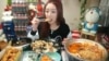 Mokbang หรือรายการทานอาหารโชว์ทางอินเทอร์เน็ตกำลังเป็นกระแสใหม่ที่สะท้อนสังคมโดดเดี่ยวของเกาหลีใต้