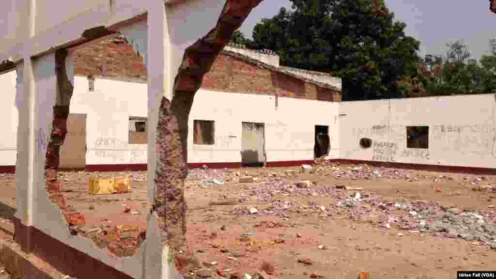 Interieur d'une Mosquée détruite au Quartier Fou.