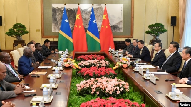 所罗门群岛总理索加瓦雷在北京钓鱼台国宾馆与中国国家主席习近平举行会谈。（2019年10月9日）