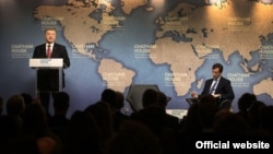 Ukrainian President Petro Poroshenko speaks before an audience at policy institute Chatham House, in London, April 19, 2017. (Source - president.gov.ua)