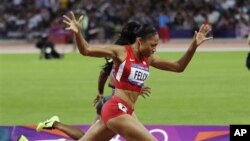 အမျိုးသမီး မီတာ ၂၀၀ အပြေးပြိုင်ပွဲမှာ ရွှေတံဆိပ်ဆုရသွားတဲ့ အမေရိကန် အပြေးမယ် Allyson Felix (၀၈၊ ၀၈၊ ၂၀၁၂။)