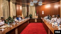 Shugaban Najeriya Muhammadu Buhari yana jagorantar taron gaggawa kan tsaro