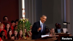 18일 보스턴 대성당에서 마라톤 폭탄 테러 추모 미사가 거행되었다. 추모식에 참석해 연설한 바락 오바마 미국 대통령.