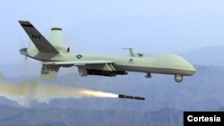 EE.UU. lanzó su primer ataque con drones en octubre de 2001, el cual falló en alcanzar su objetivo: el líder talibán Mullah Omar en Kandahar, Afganistán.
