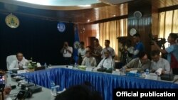 စြန္႔ပစ္သေဘၤာကိစၥ သတင္းစာရွင္းလင္းပြဲ (VOA)
