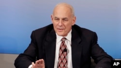 Minis Sekirite Teritoryal la (Secretary of Homeland Security) John Kelly.