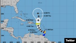El Centro Nacional de Huracanes ha emitido una alerta de tormenta tropical para Puerto Rico y las Islas Vírgenes, donde se espera se acerque el martes.