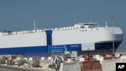 Kapal Kargo Israel "Helios Ray" berlabuh di DUbai, 28 Februari 2021. 