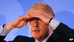 Boris Johnson consolidó su condición de líder en la carrera para convertirse en el próximo primer ministro de Gran Bretaña, obteniendo respaldo de los principales legisladores pro-Brexit. 