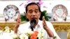 Presiden Jokowi berbincang dengan awak media terkait isu terkini, di Istana Merdeka, Jumat (17/1) (Biro Setpres)