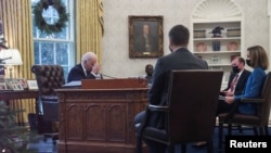 جمهور رئیس جو بایډن د خپل اوکرایني انډول سره په ټیلیفون کې خبرې وکړل. 