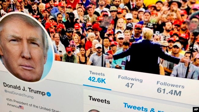 一个电脑屏幕上显示的特朗普总统的推特账号。(2019年6月27日)