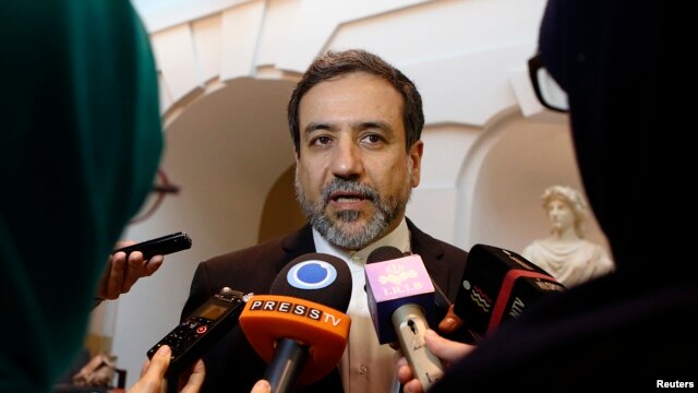El negociador nuclear de Irán, Abbas Araqchi, dijo que espera que el pacto nuclear que su país firmó con seis potencias mundiales pueda ser implementado para fines de año.