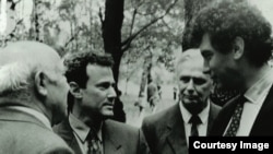 Кеннет Пушкин и Борис Немцов в Болдино. 1995г.