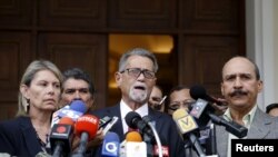 Diputado Américo de Grazia, del partido Causa Radical, es el más reciente parlamentario de la oposición que ha buscado refugio en una embajada huyendo de la represión del régimen de Nicolás Maduro.