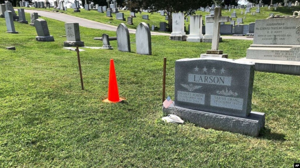 John McCain burial site