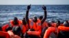 بحیرہ روم میں تارکین وطن کی کشتی ڈوب گئی، 100 'لاپتا'