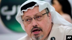 រូបឯកសារ៖ លោក Jamal Khashoggi អ្នក​ប្រឆាំង​ជនជាតិអារ៉ាប៊ីសាអូឌីតល្បី​ឈ្មោះ​ម្នាក់ និង​ជា​អ្នកសរសេរអត្ថបទ​ក្នុង​កាសែត Washington Post ថ្លែងអំឡុងពេលសន្និសីទសារព័ត៌មានមួយនៅក្រុង Manama ប្រទេសបារ៉ែន កាលពីថ្ងៃទី០១ ខែកុម្ភៈ ឆ្នាំ២០១៥។ 