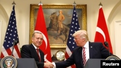 ABŞ prezidenti Donald Tramp və Türkiyə prezidenti Rəcəb Tayyib Ərdoğan Vaşinqtonda mayın 16-da görüş zamanı