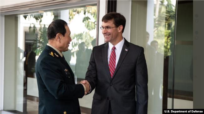 美国国防部长埃斯珀与中国防长魏凤和2019年11月18日在曼谷会晤（美国国防部照片）