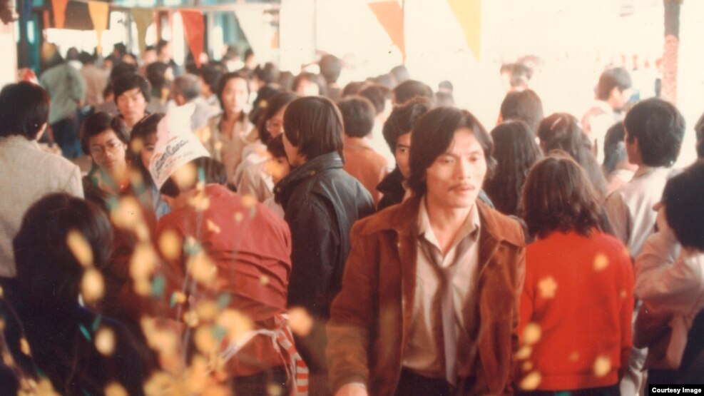 Khách du xuân Hội Tết Quý Hợi 1983. (Ảnh: Bùi Văn Phú)