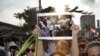 تظاهرات کوبایی های ساکن آمریکا به رهبری گلوریا استفان خواننده موسیقی پاپ در اعتراض به رفتار خشونت بار رژیم هاوانا نسبت به ناراضیان و مخالفان