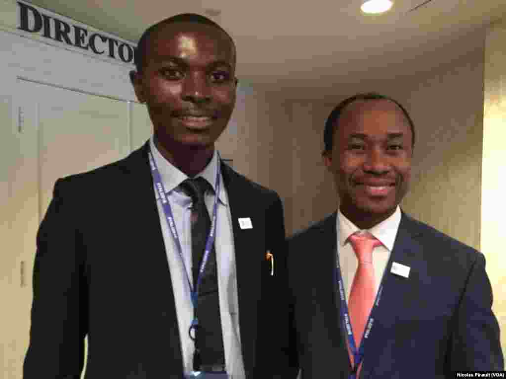Christian Mapendano et Adolphe Nyakasane, participants congolais au YALI 2016, Washington, le 3 aout 2016 (VOA/Nicolas Pinault)