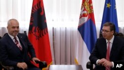 Premijer Albanije Edi Rama i predsednik Srbije Aleksandar Vučić, Foto: AP Photo/Darko Vojinovic