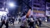 香港警方拘捕涉虐打被拘男子两警员 事件损害警队形象 