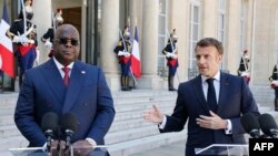 Marais Emmanuel Macron wa Ufaransa na Felix Tshisekedi wa DRC wazungumza na waandishi habari Paris