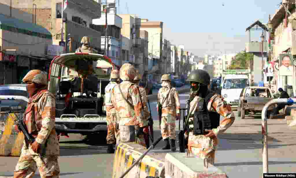 اکستان کے اقتصادی مرکز میں بااثر سیاسی جماعت متحدہ قومی موومنٹ کے مرکز "نائن زیرو" پر رینجرز نے بدھ کو علی الصبح چھاپا مارا۔