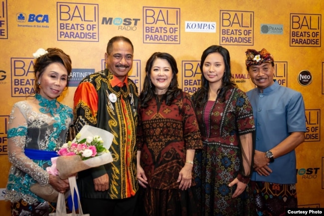 (ki-ka) Nanik Wenten, Menteri Pariwisata Arief Yahya, Julia Gouw, Livi Zheng, I Nyoman Wenten (dok: Livi Zheng)