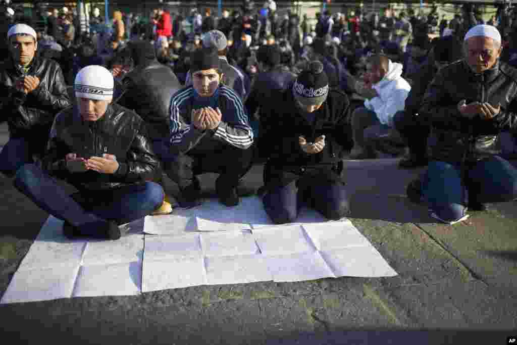 Moskva müsəlmanları məsciddə Qurban namazı qılır - 15 oktyabr, 2013 