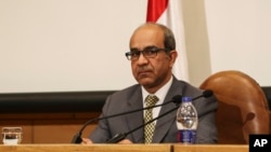 Trưởng toán điều tra Ai Cập, ông Ayman al-Muqaddam nói toán của ông không xác định được tiếng động này là tiếng nổ hay là một việc gì khác.