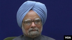مشکلات اقتصادی دولت مانموهان سینگ، نخست وزیر هند، را با بزرگترین چالش رو به رو کرده است